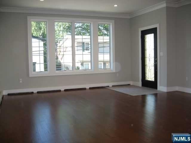 816 Jassamine Way - Photo 3 of 24