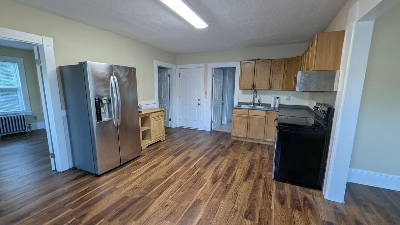 34 Maple St #2 - Photo 5 of 20