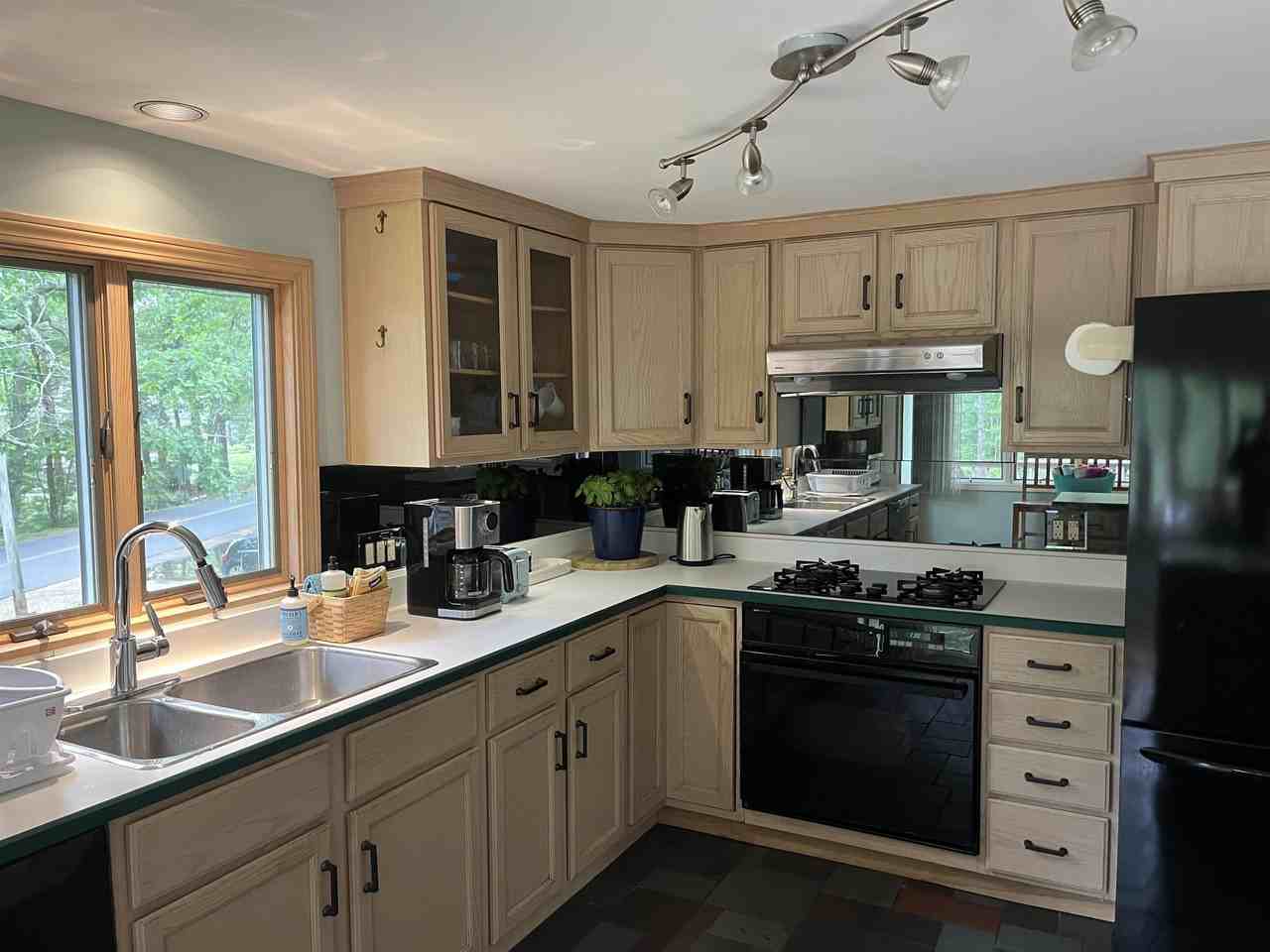 56 Captain Thomas Rd - Photo 4 of 30