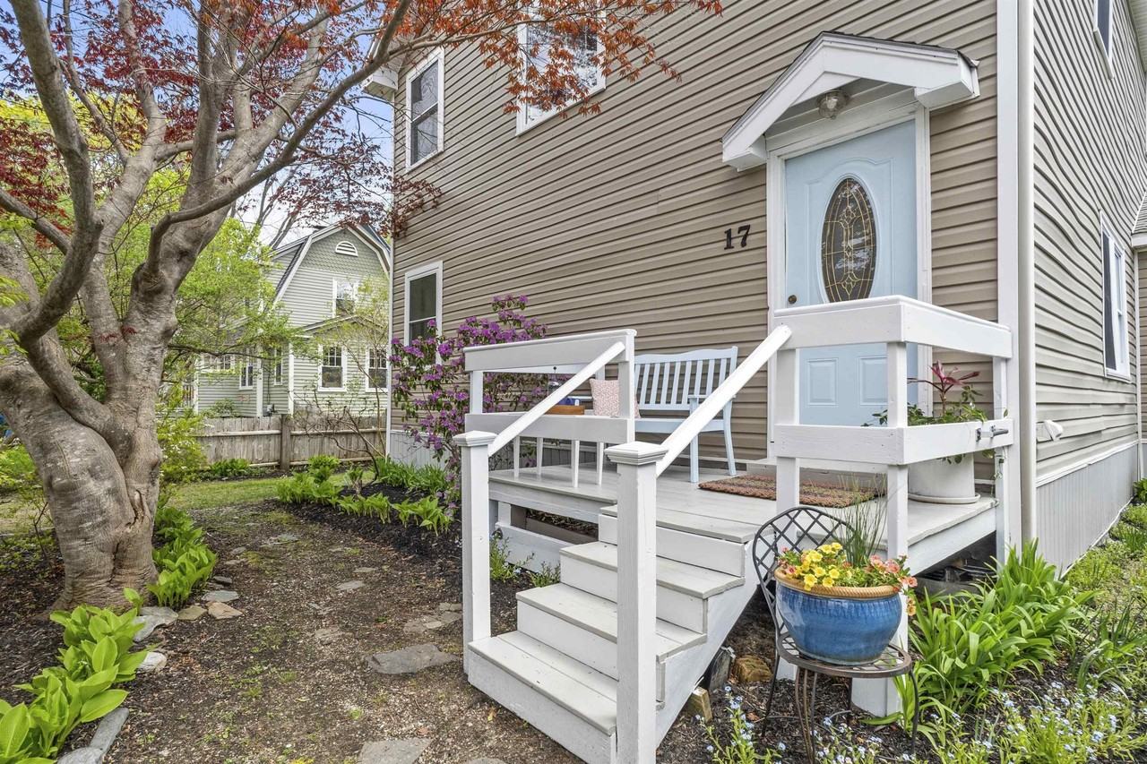 17 Elizabeth St - Photo 3 of 49