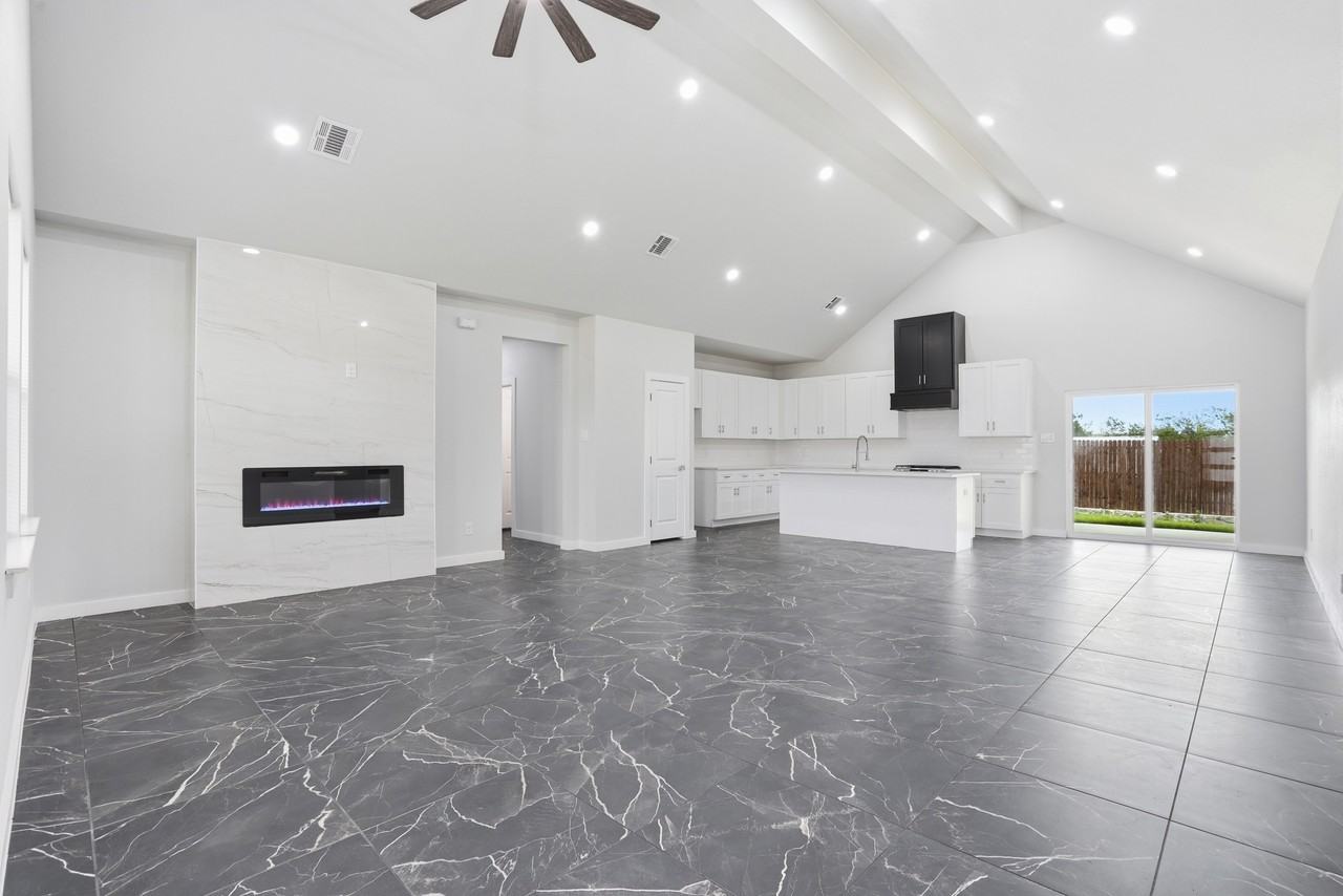 544 Highview Court - Photo 3 of 16