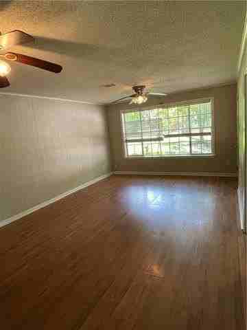 644 Castain Dr - Photo 3 of 12