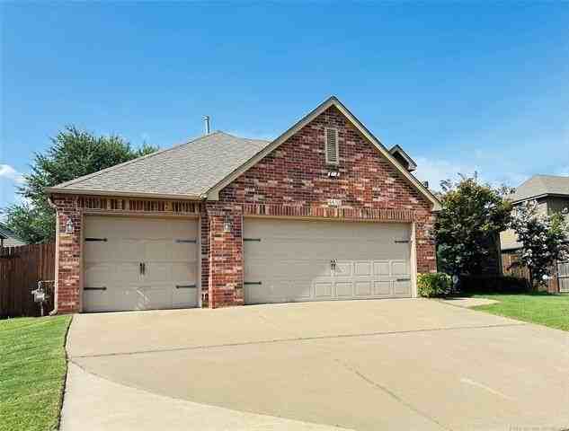 4412 S Oakridge Street - Photo 2 of 50