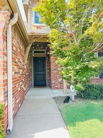 4412 S Oakridge Street - Photo 3 of 50