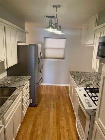 1626 Beverly Hills St - Photo 5 of 16
