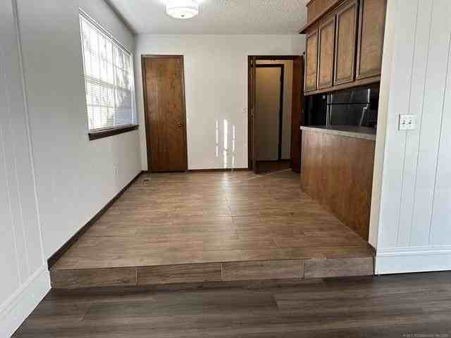 12814 E 37th Pl - Photo 6 of 12