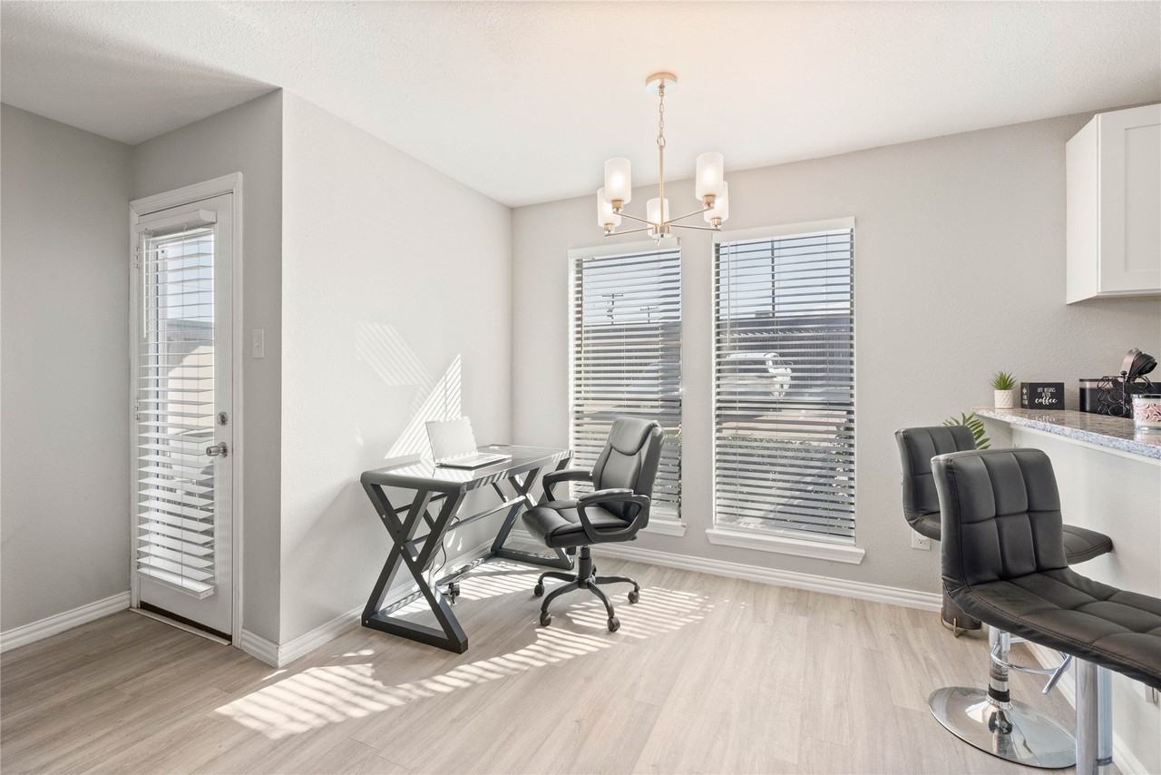 1608 Pecan Chase Cir #19 - Photo 5 of 12