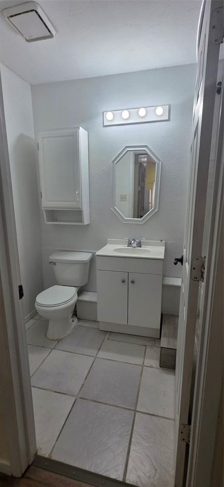 822 Colchester Dr - Photo 7 of 15