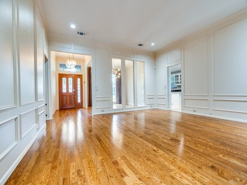 1728 Tawakoni Ln - Photo 2 of 12