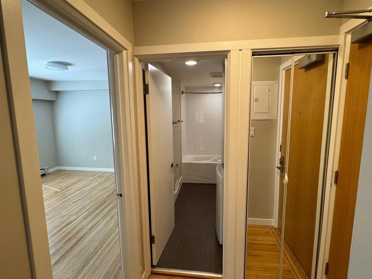 1872 Barclay Street #201 - Photo 7 of 20
