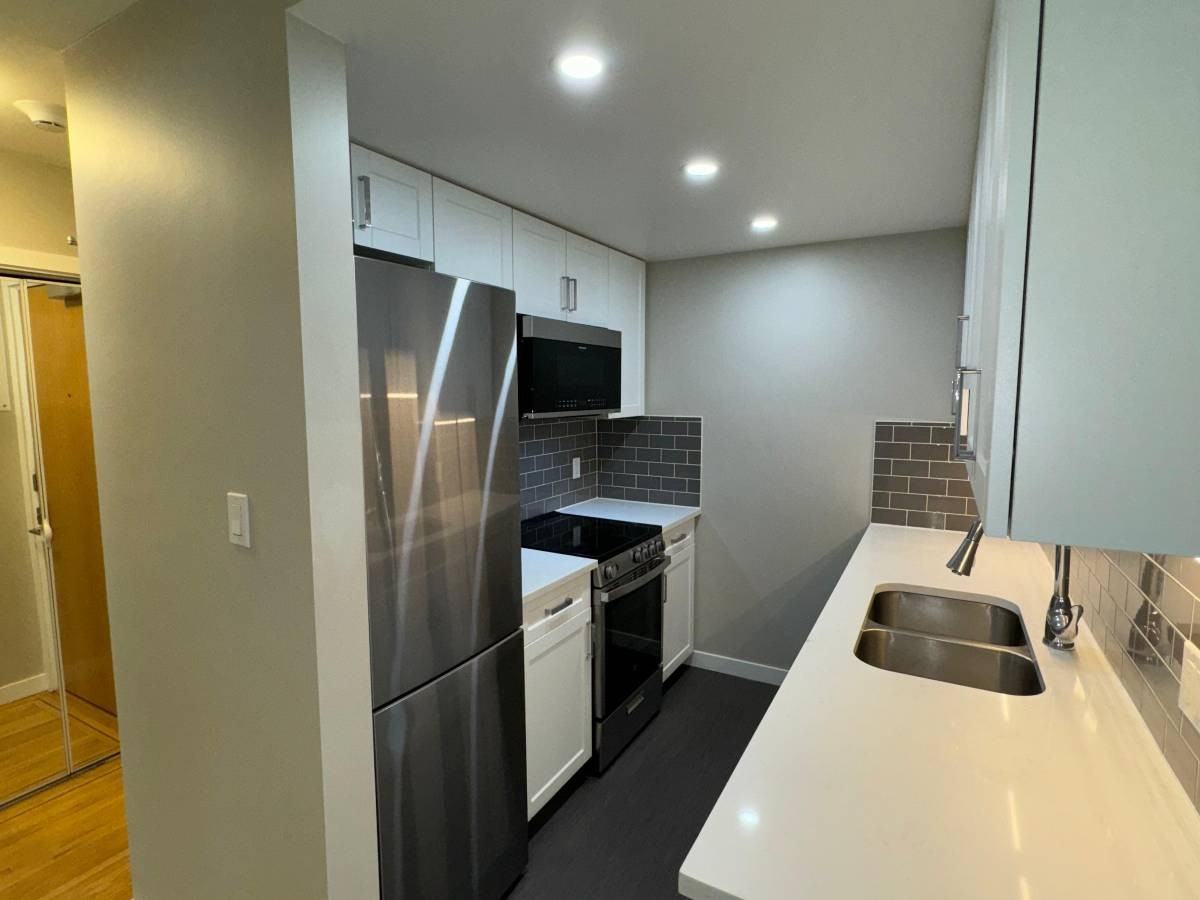1872 Barclay Street #201 - Photo 2 of 20
