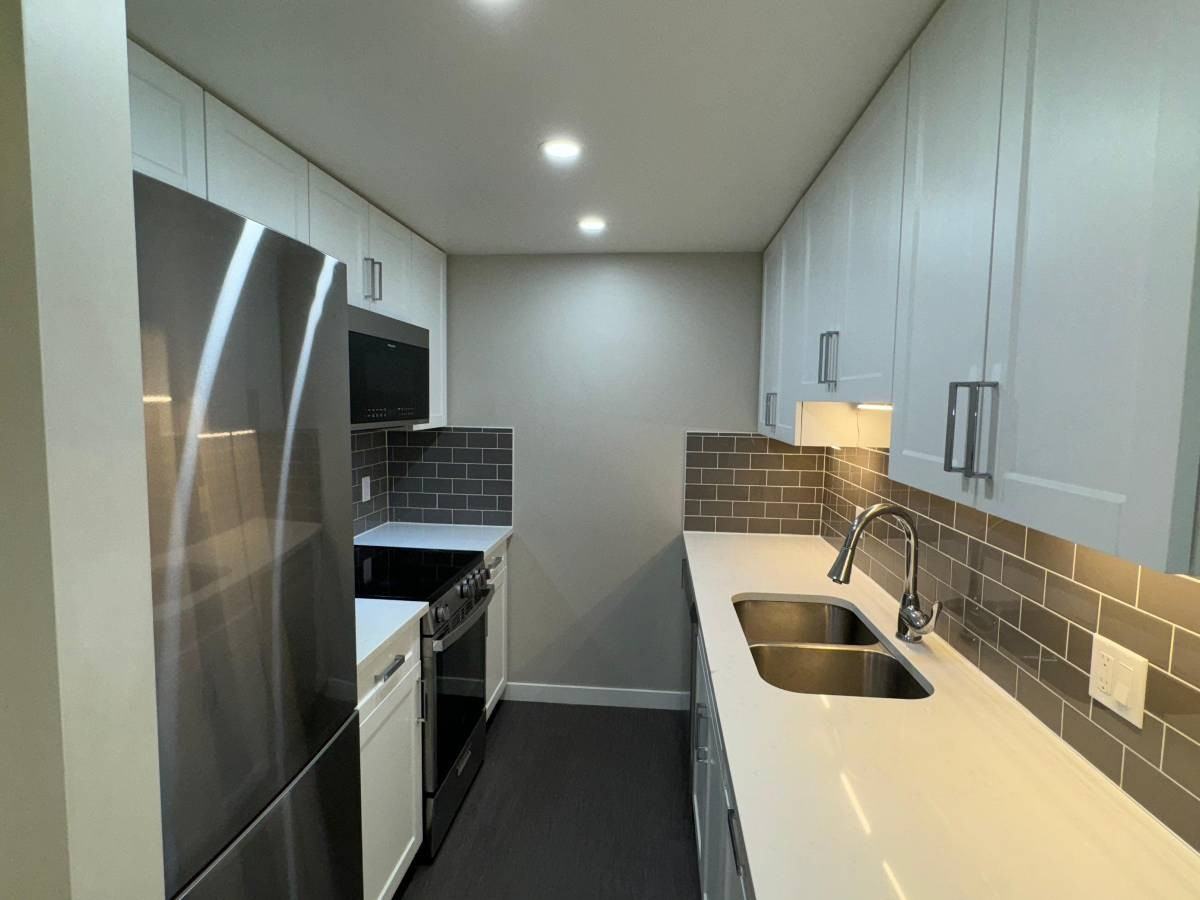 1872 Barclay Street #201 - Photo 3 of 20
