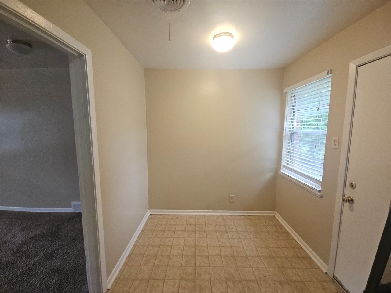 6419 Onyx Dr N - Photo 4 of 19