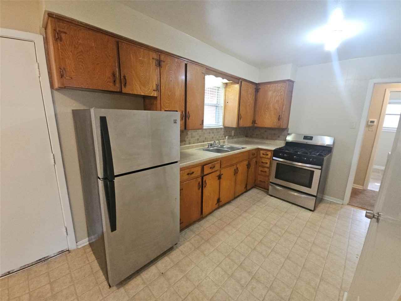 6419 Onyx Dr N - Photo 7 of 19