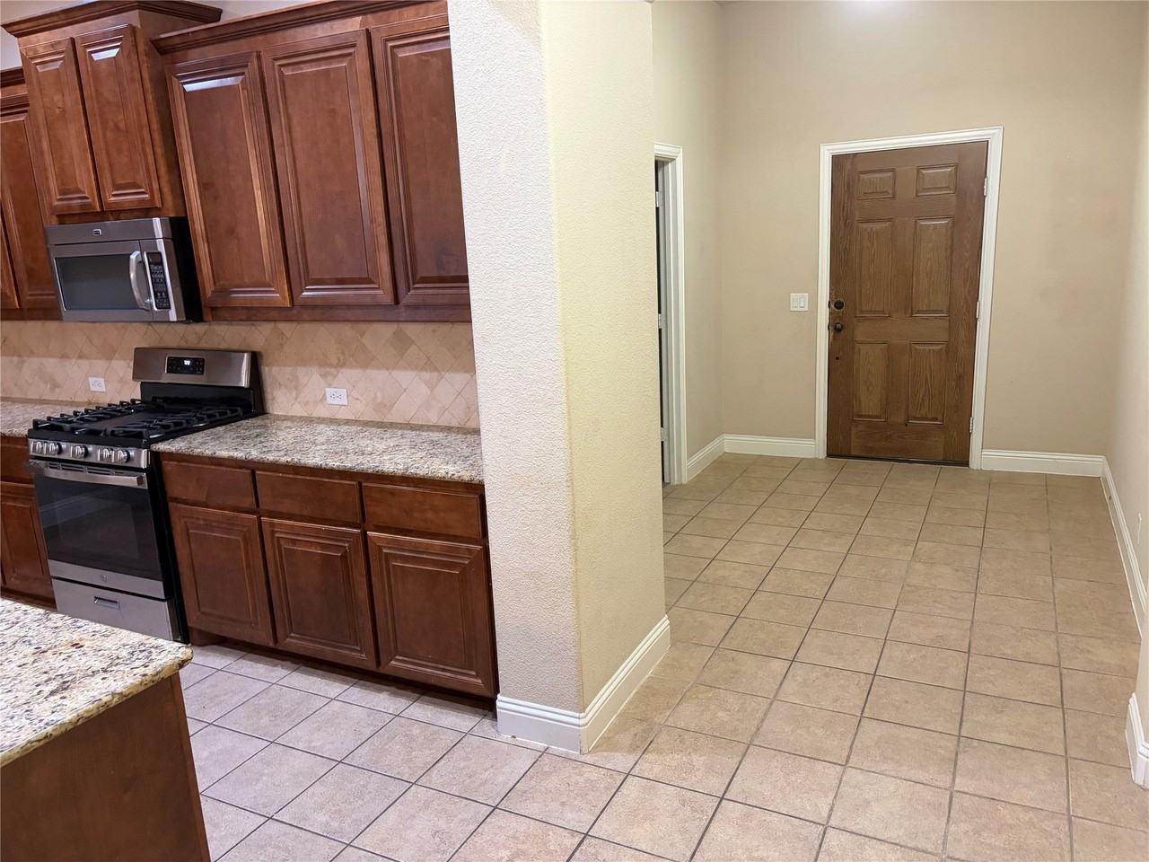 1116 Haskell Dr - Photo 7 of 29