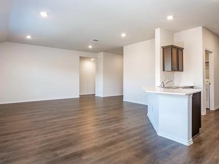 2304 Alamo Rd - Photo 5 of 22
