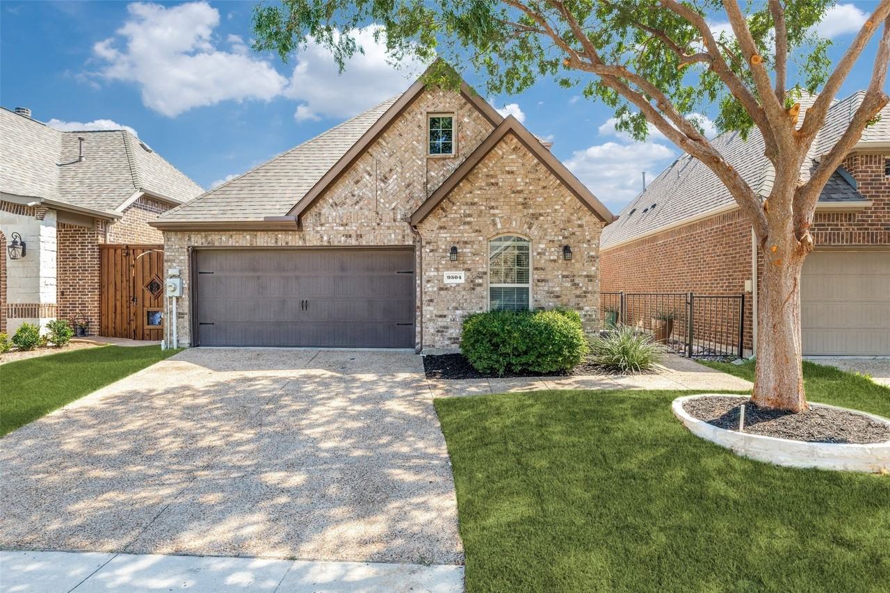 9504 National Pines Dr