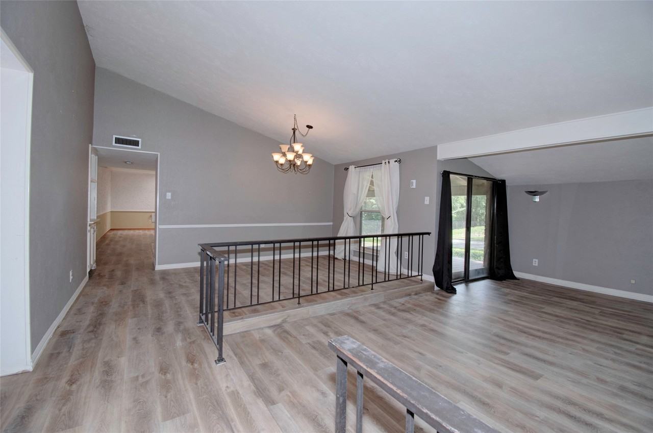 3201 Christie Cir - Photo 2 of 34