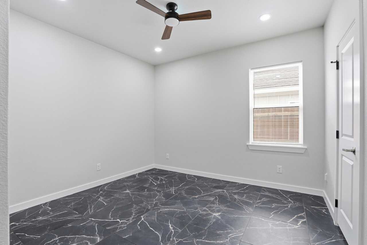 544 Highview Court - Photo 6 of 16