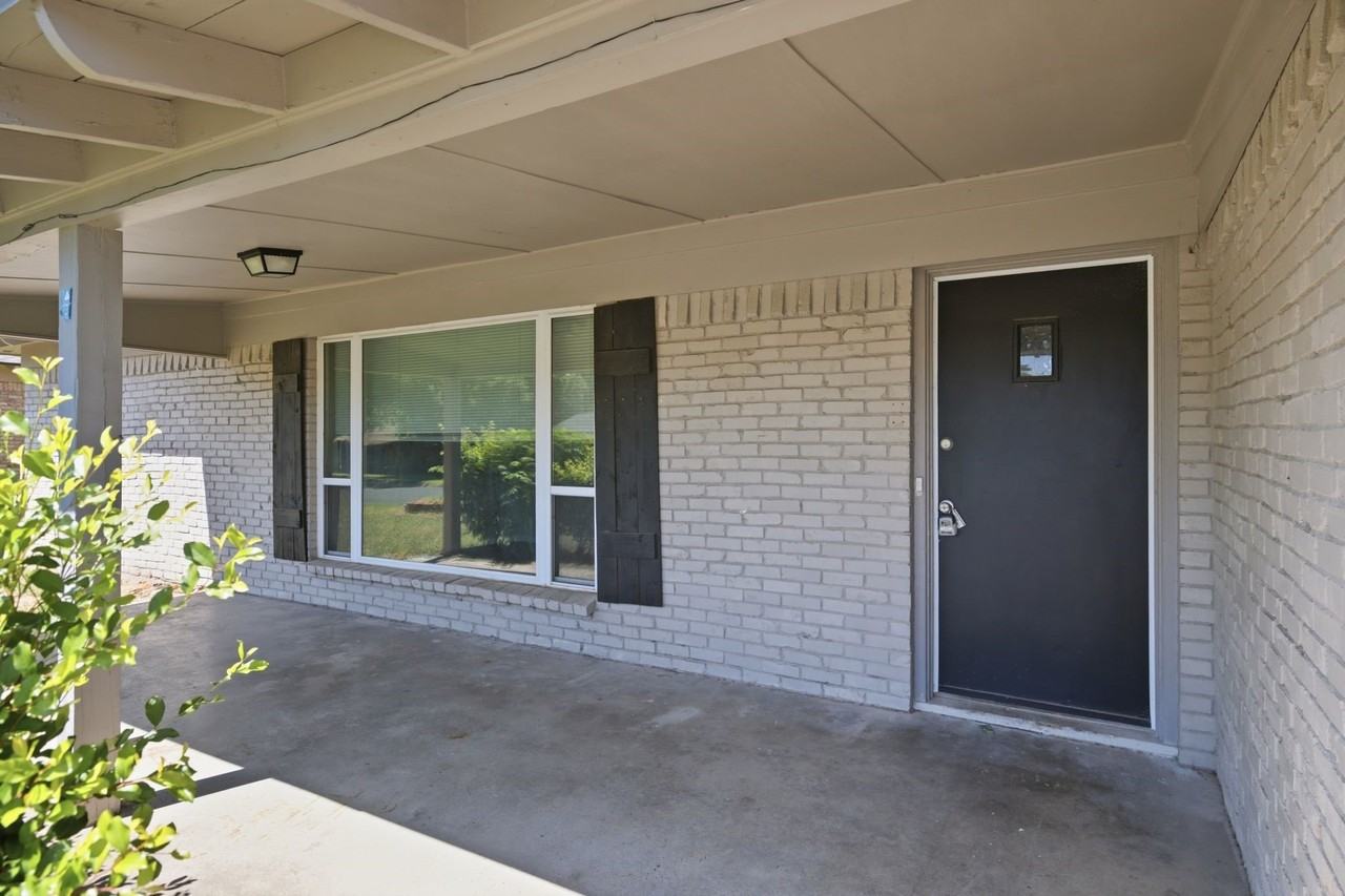1117 Trailwood Dr - Photo 2 of 23