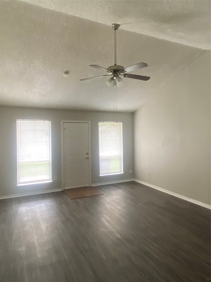 2617 Arcady Cir - Photo 6 of 14