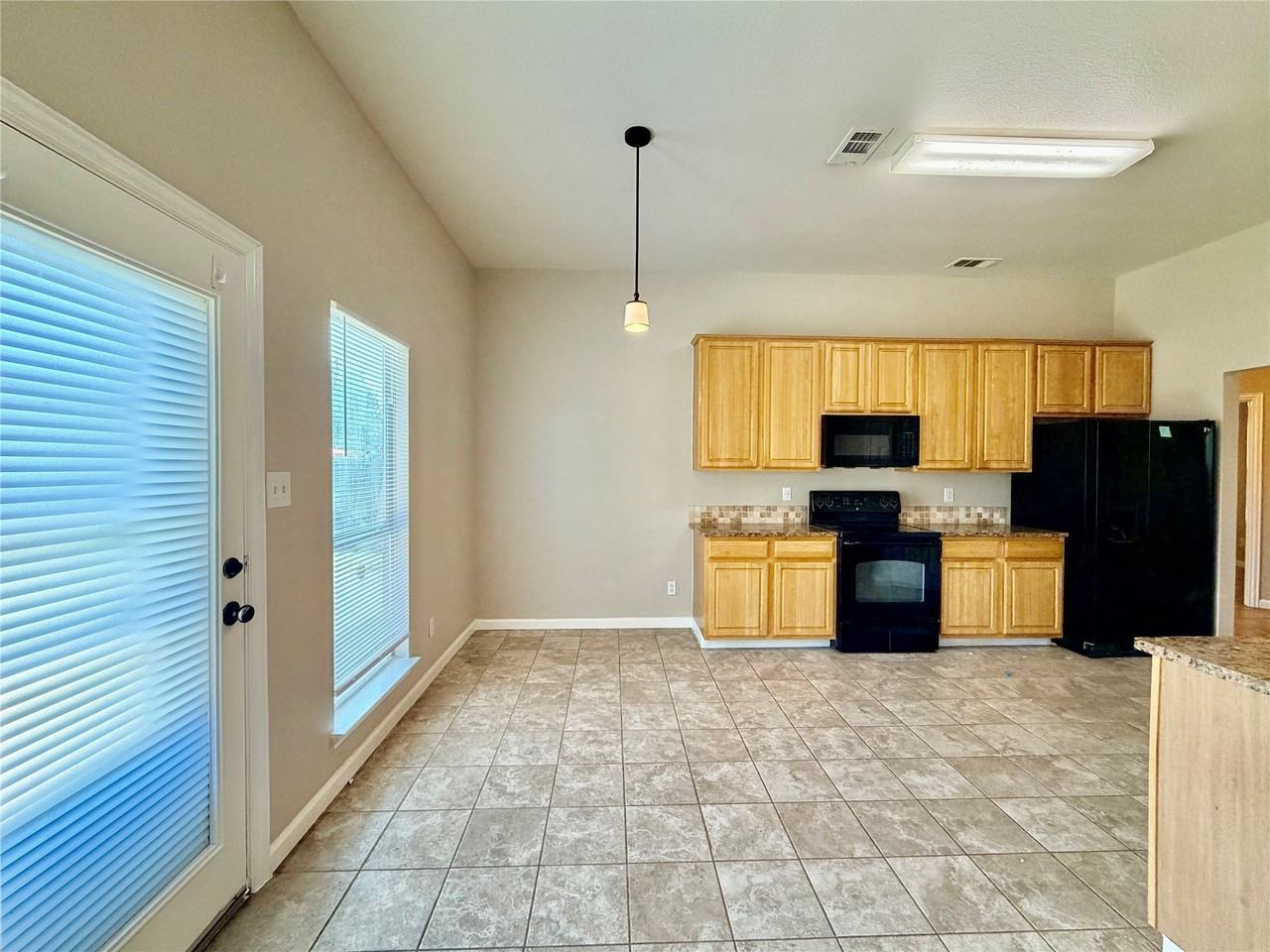 1412 La Mirada - Photo 7 of 20