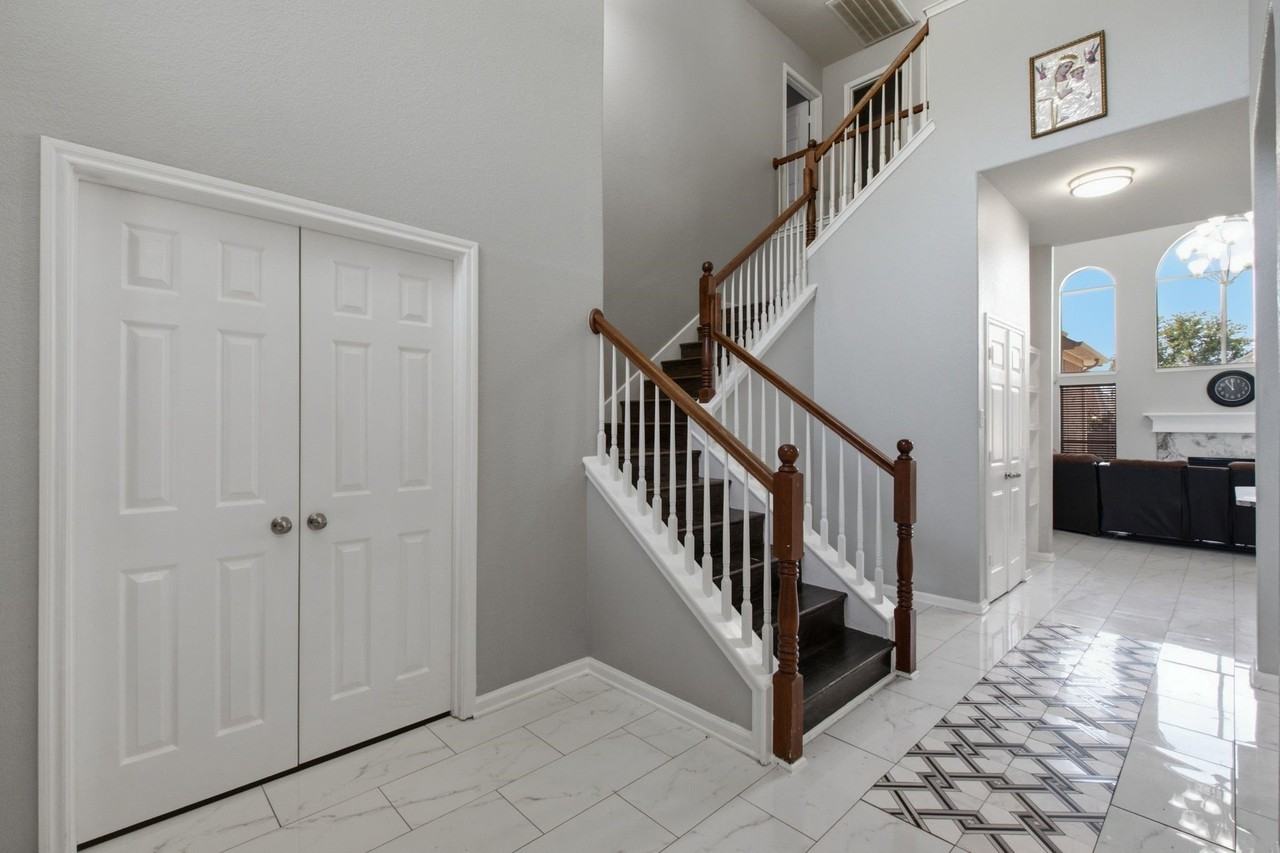 9309 Stonewood Dr - Photo 5 of 40