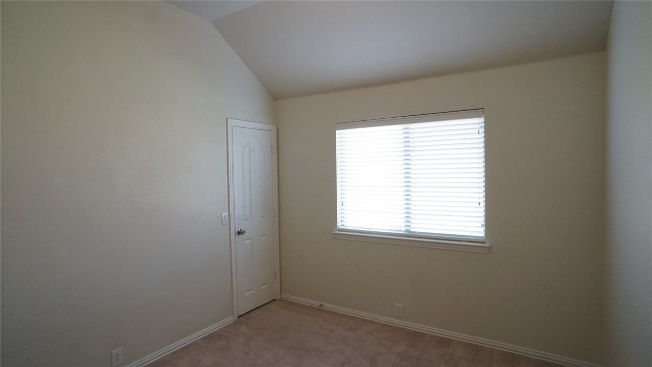 2409 Deerwood Dr - Photo 6 of 6