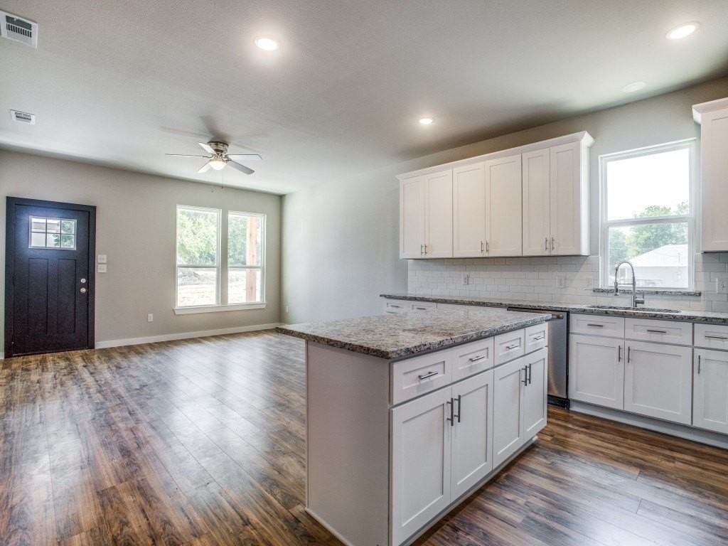 3306 Cedar St - Photo 2 of 12