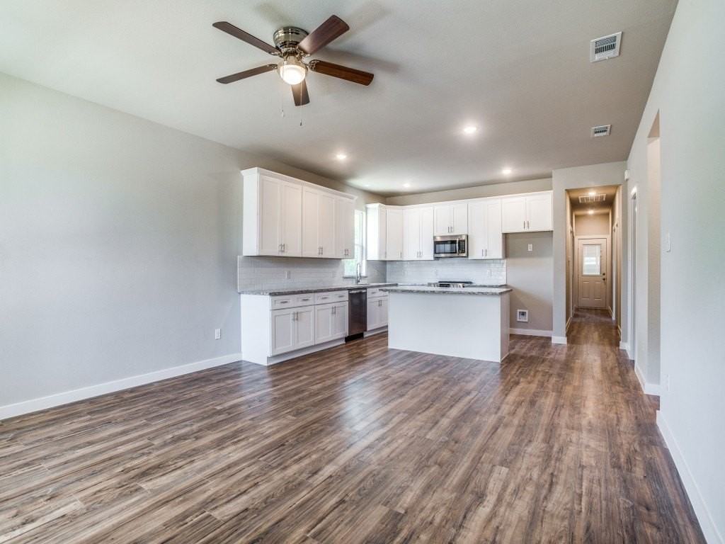 3306 Cedar St - Photo 3 of 12
