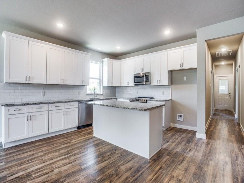 3306 Cedar St - Photo 4 of 12