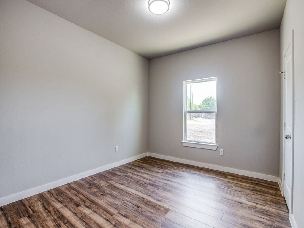 3306 Cedar St - Photo 5 of 12
