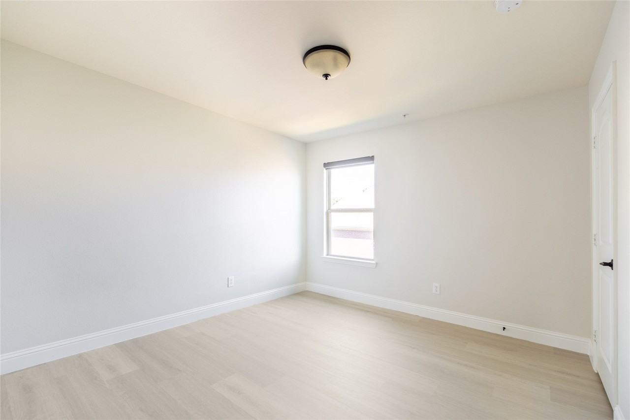 2625 Jackson Dr - Photo 4 of 23