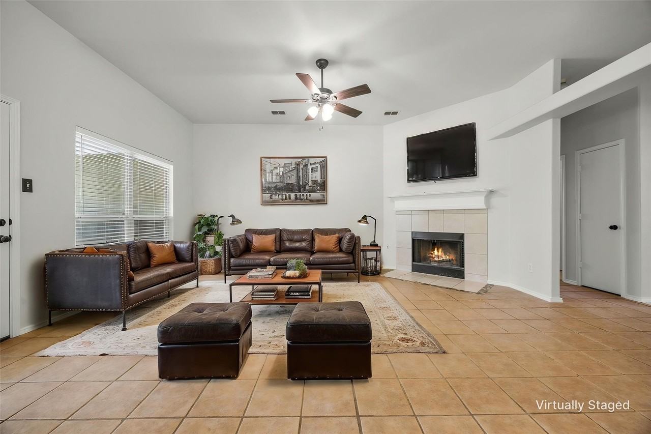 9313 Norfolk Ln - Photo 3 of 24