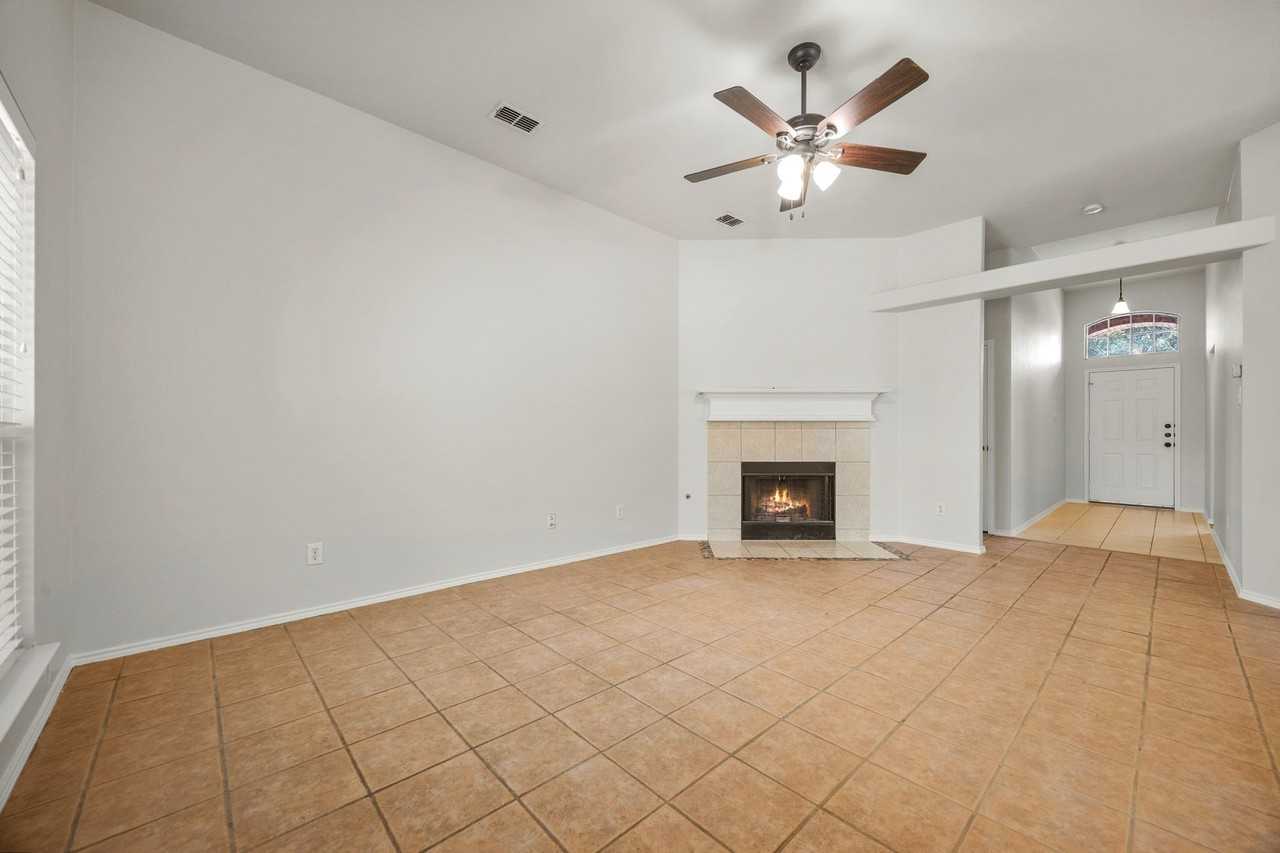 9313 Norfolk Ln - Photo 5 of 24