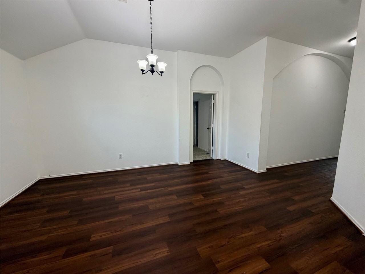 1201 Cumberland Ct - Photo 5 of 22