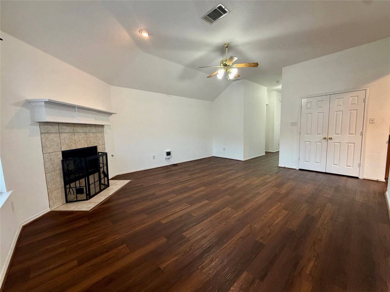 1201 Cumberland Ct - Photo 6 of 22
