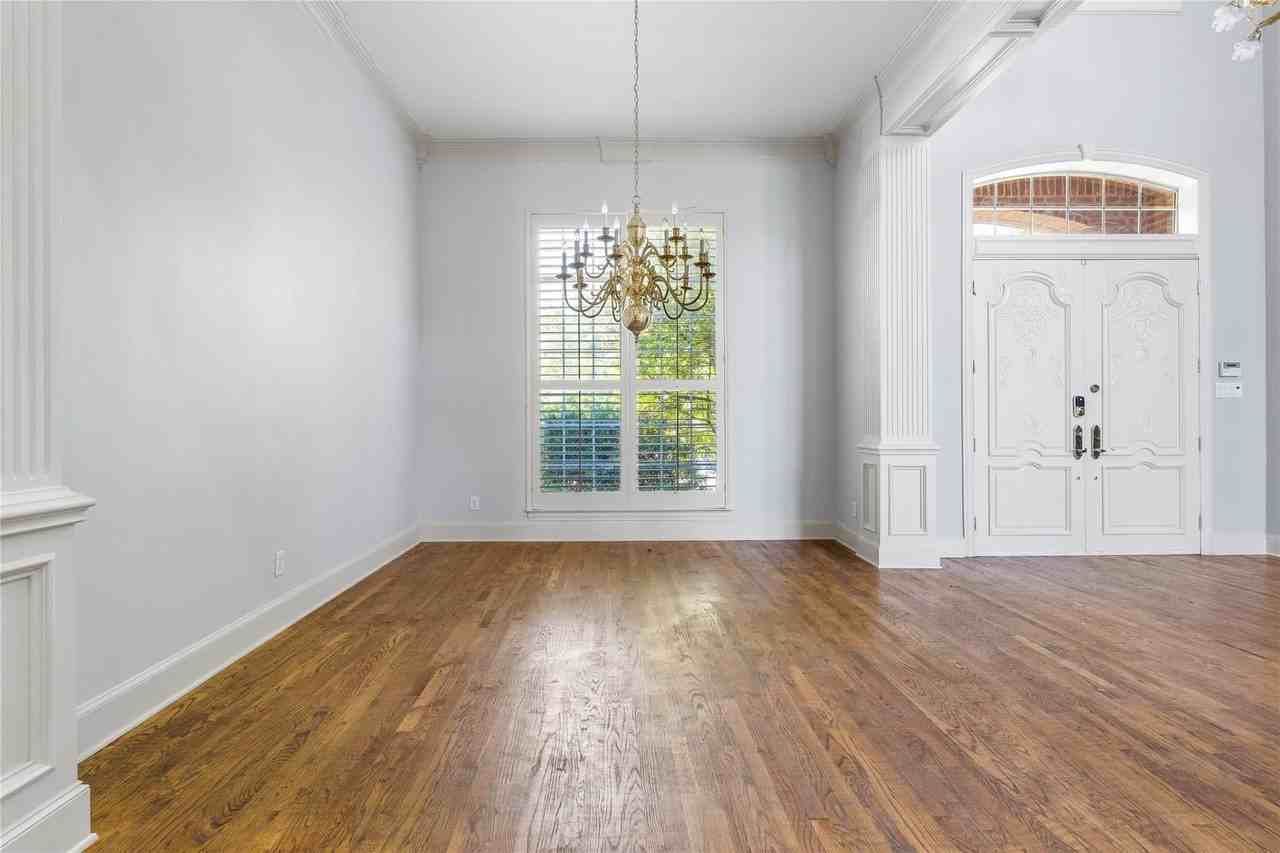 5902 Shy Dr - Photo 5 of 28