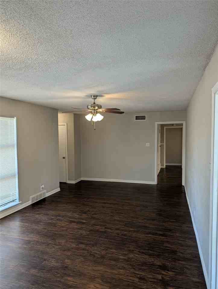 4800 Dunlap Dr - Photo 7 of 20