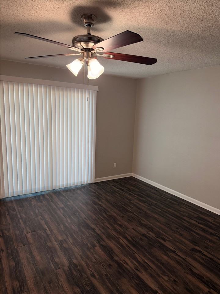 7425 Van Natta Ln - Photo 4 of 22