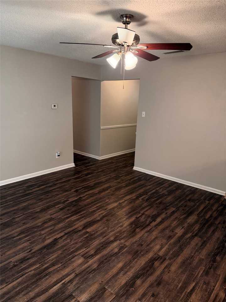 7425 Van Natta Ln - Photo 5 of 22