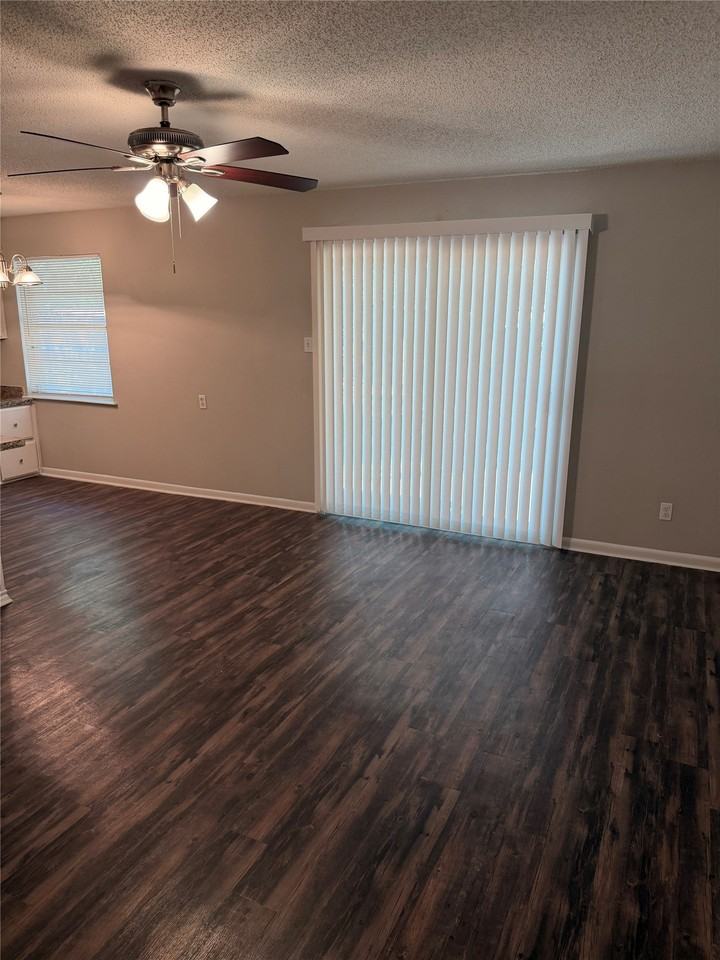 7425 Van Natta Ln - Photo 6 of 22