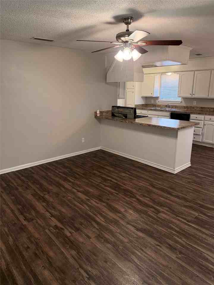 7425 Van Natta Ln - Photo 7 of 22