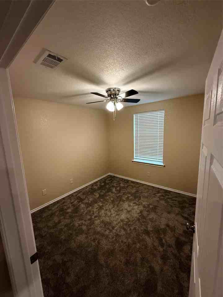 400 Blackwood St #402 - Photo 5 of 8