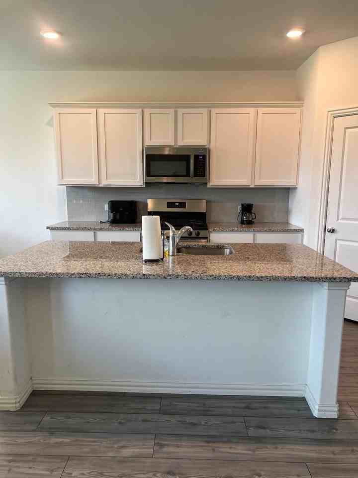 1520 Averypointe Dr - Photo 5 of 20