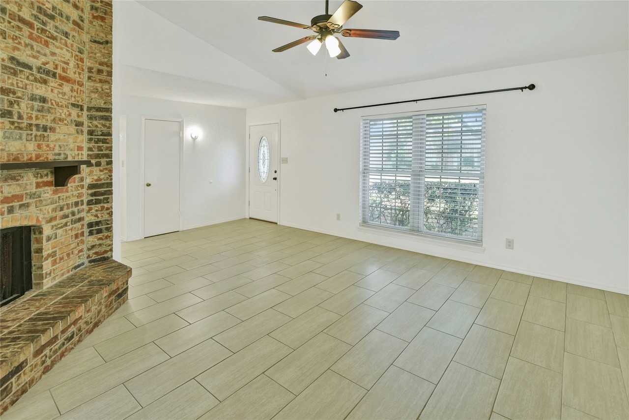 1306 Clearview Dr - Photo 6 of 26