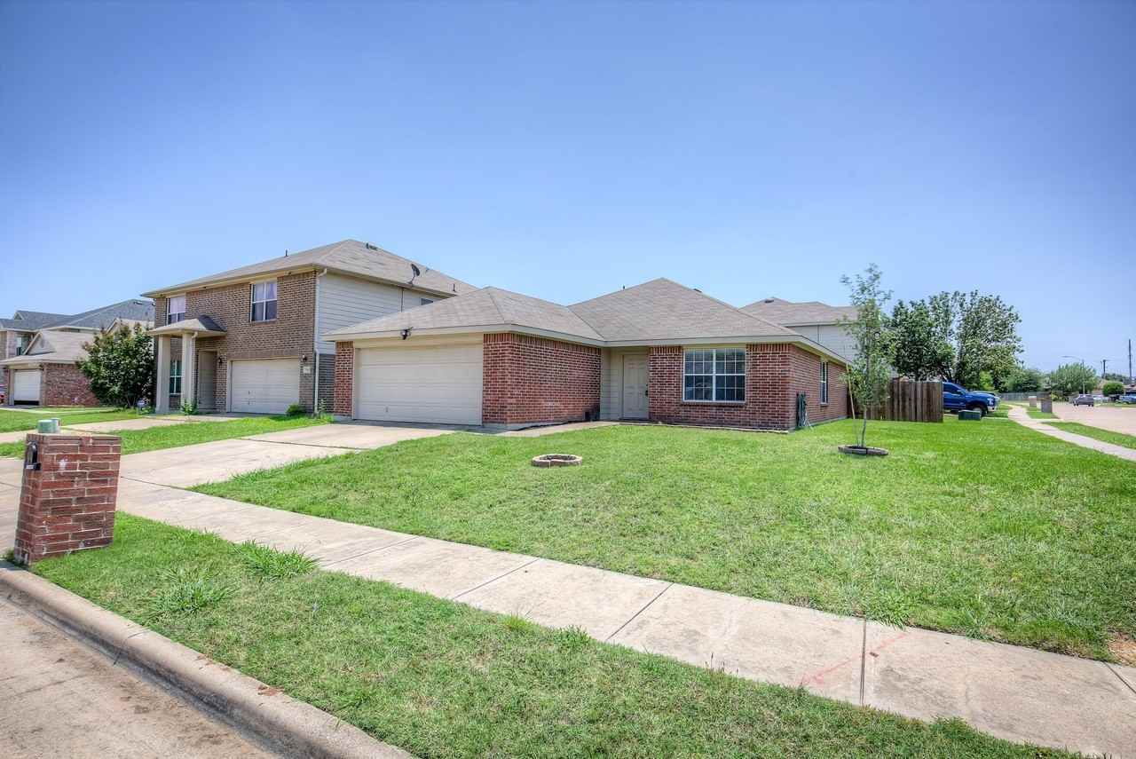 7000 Sylvan Meadows Dr - Photo 2 of 37