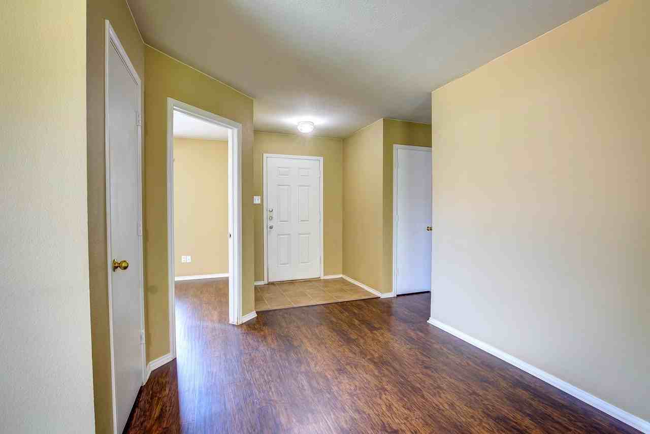 7000 Sylvan Meadows Dr - Photo 5 of 37