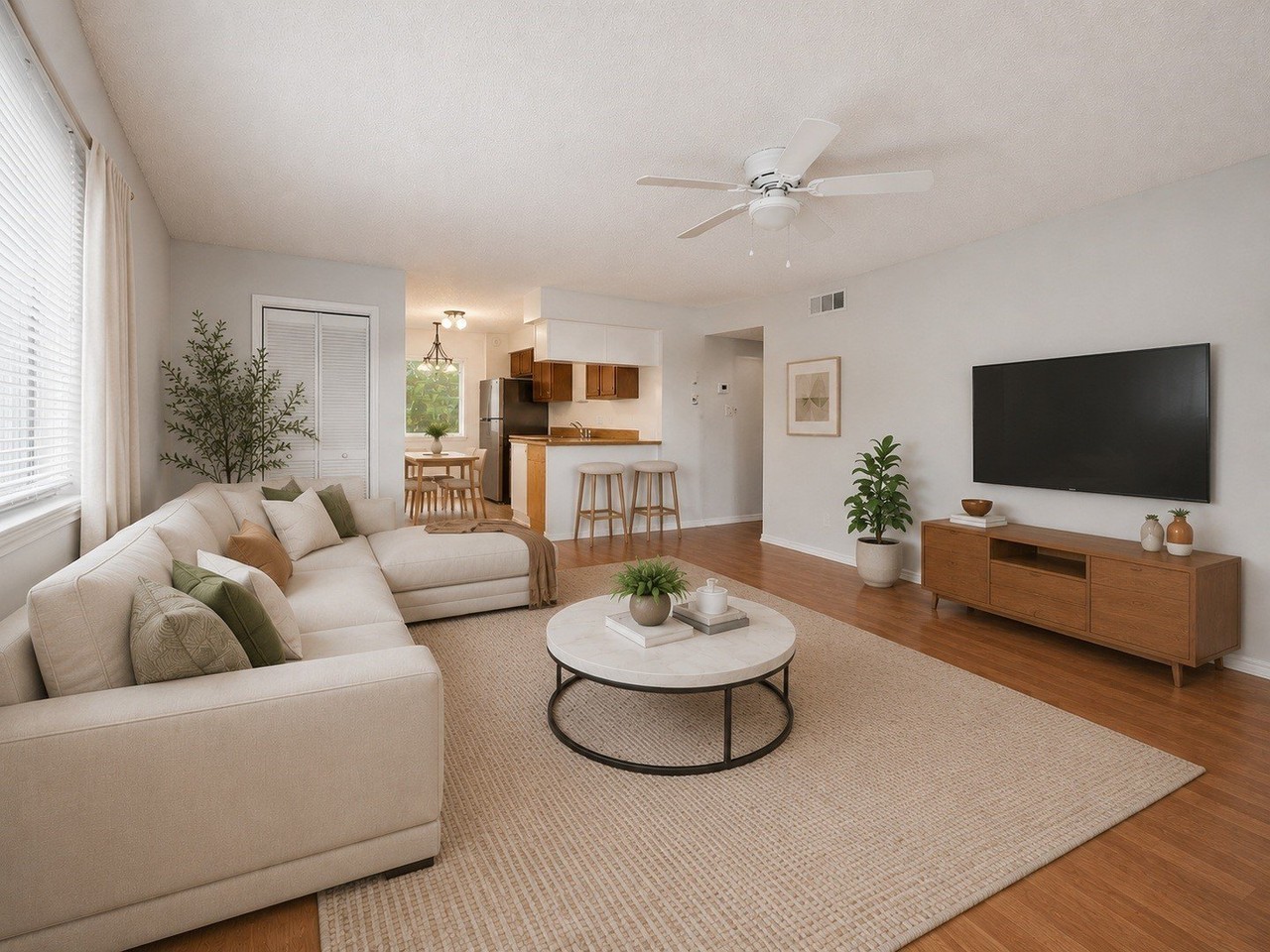 5630 Brookview Ct - Photo 4 of 15