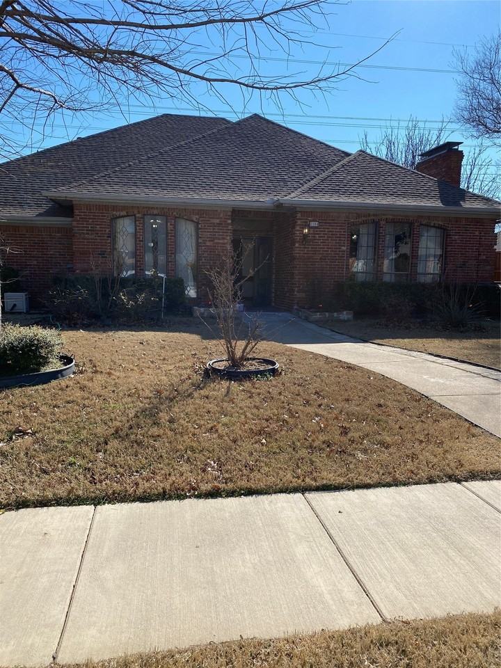 2104 Apple Valley Rd